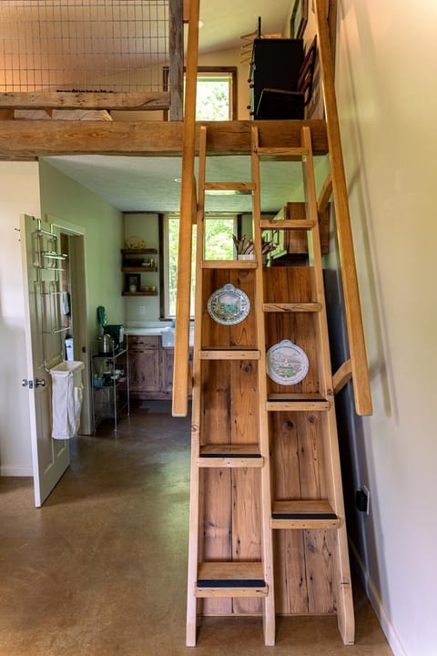 Historic Converted Barn Loft at Sobremesa Farm Apartment in Indiana