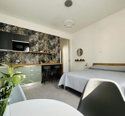 Bed, Kitchen or kitchenette, Photo of the whole room