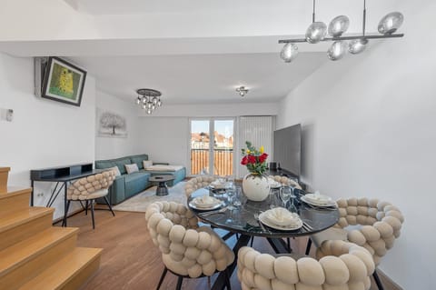Living room, Seating area, Dining area