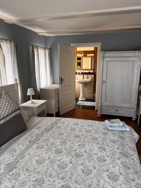 Bed, Bathroom, Photo of the whole room, Bedroom, towels, wardrobe