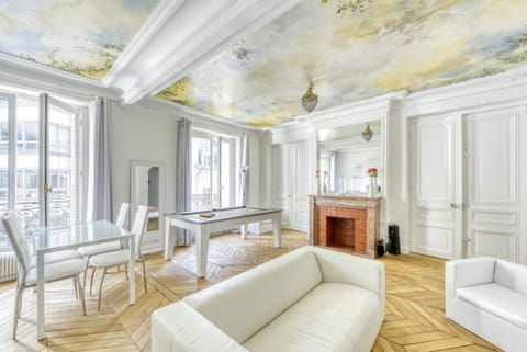 Morningstar Suite 8th Floor Elegance Apartment in Paris