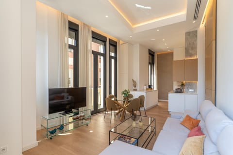 Lounge or bar, City view