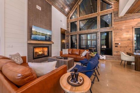 CABIN - Near BLACK MOUNTAIn Cabin in Broken Bow