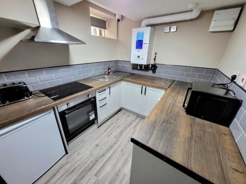 Kitchen or kitchenette, Communal kitchen