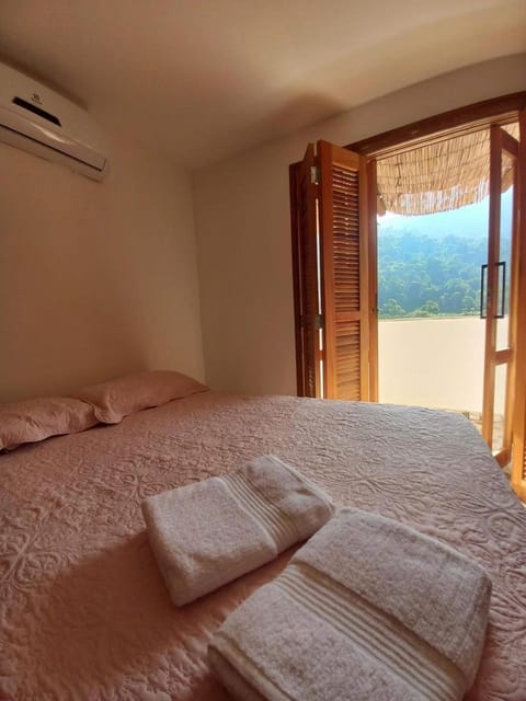 Suíte 3 Vila dos Pescadores Condomínio Portogalo Bed and Breakfast in Angra dos Reis