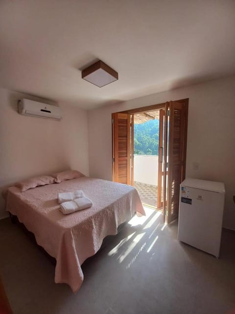 Suíte 3 Vila dos Pescadores Condomínio Portogalo Bed and Breakfast in Angra dos Reis