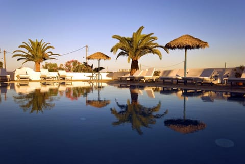 Day, Swimming pool