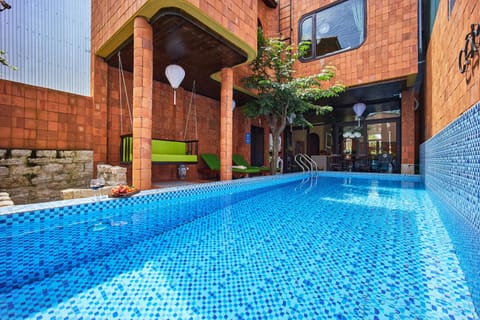Swimming pool, Swimming pool