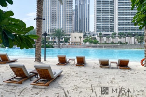 Day, Swimming pool, sunbed
