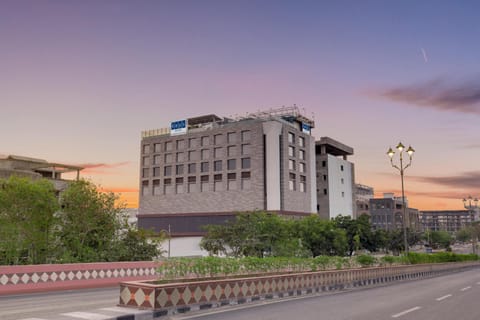 Property building, Day