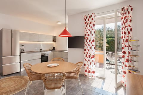 Property building, Kitchen or kitchenette, Living room