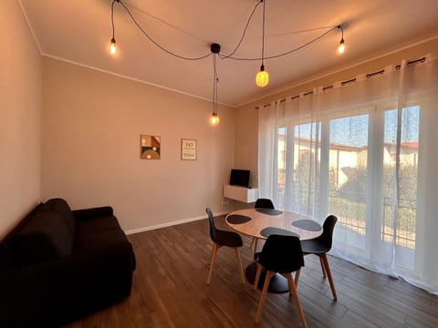 Communal lounge/ TV room, TV and multimedia, Seating area