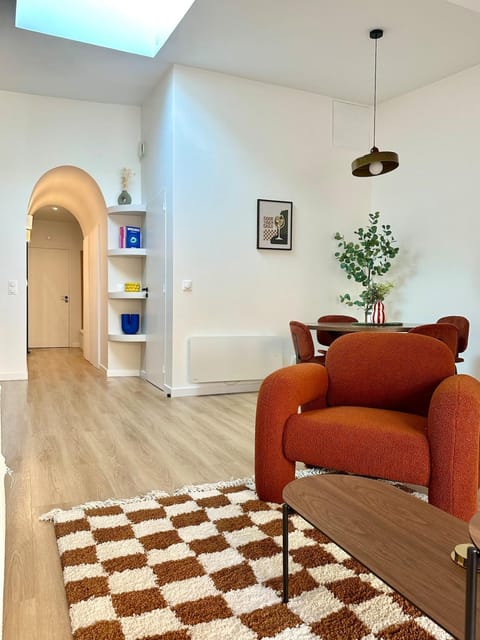 Library, Living room