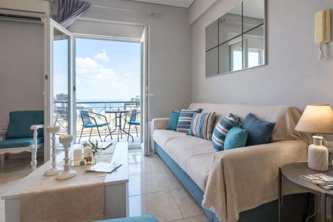 View (from property/room), Balcony/Terrace, Living room, Seating area