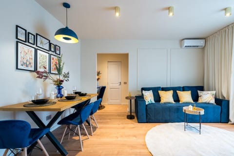 Living room, Seating area, Dining area, air conditioner