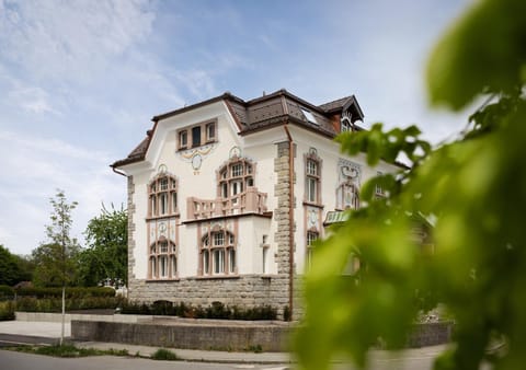 Property building, Day