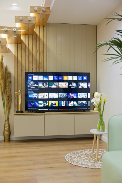 Communal lounge/ TV room, TV and multimedia, Evening entertainment