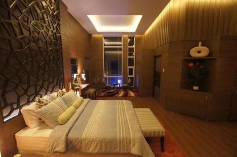 Photo of the whole room, Bedroom