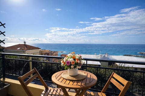 Patio, Nearby landmark, Day, Natural landscape, View (from property/room), Balcony/Terrace, Dining area, Beach, Mountain view, Sea view