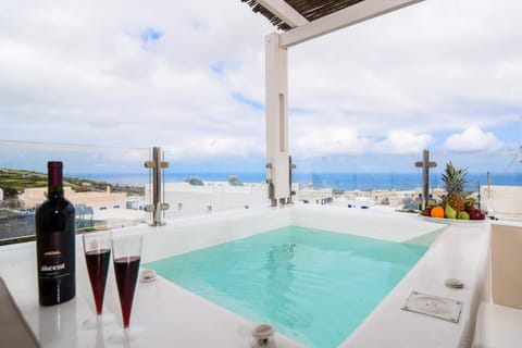 Hot Tub, Sea view, Drinks