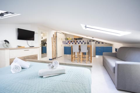 Kitchen or kitchenette, Living room, Dining area, Bedroom