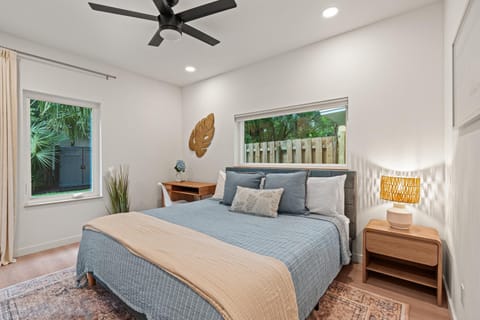 La Costa - Modern Coastal Home with Firepit Near Historic Downtown & Short Drive to Beach House in Saint Augustine