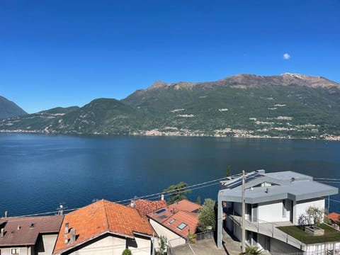 LUCRE House, Vista lago Super Apartment in Bellano