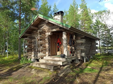 Property building, Facade/entrance, Neighbourhood, Natural landscape, Lake view