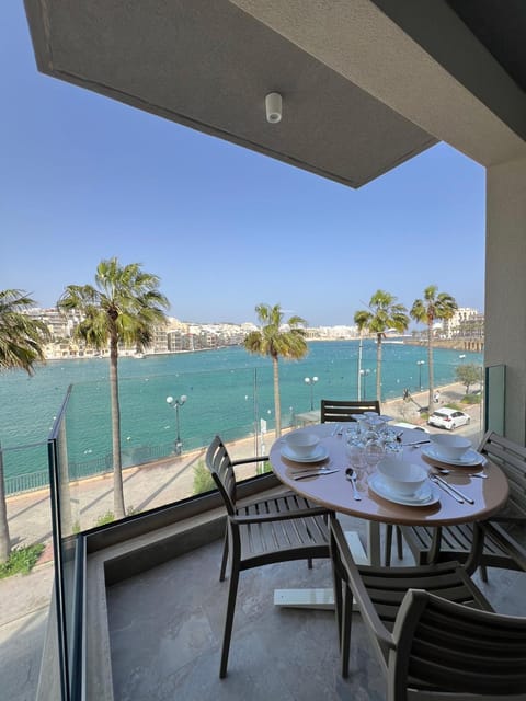 Balcony/Terrace, Seating area, Sea view