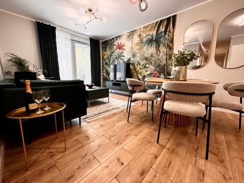 Living room, Seating area, Dining area