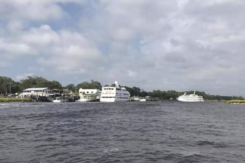 Livin' the Dream at 26th Ave N House in Little River