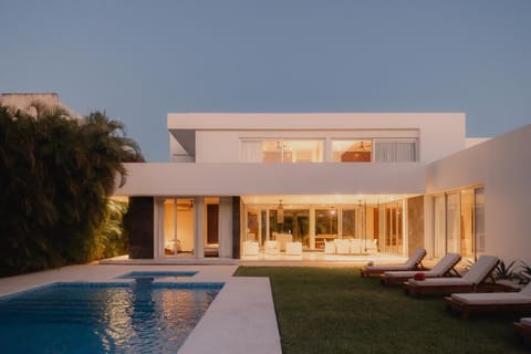 Property building, Patio, Garden, Swimming pool, sunbed