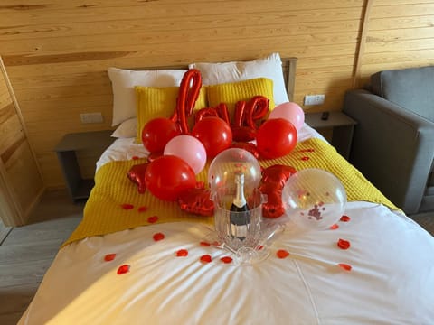 Ffrith Glamping Pods without hot tub Campground/
RV Resort in Prestatyn