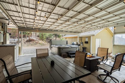 Sky Mountain Villa Scenic Views Hot Tub & Fire Pit Apartment in Cascade-Chipita Park