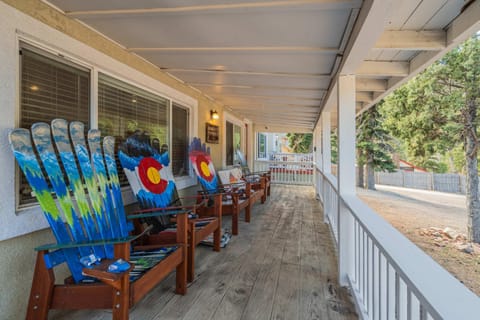 Sky Mountain Retreat Hot Tub & Fire Pit with Views House in Cascade-Chipita Park