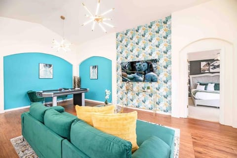 SUPER LUSH- FOAM BEDs w POOL & GAMEs House in Kissimmee