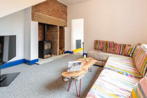 TV and multimedia, Living room, Seating area