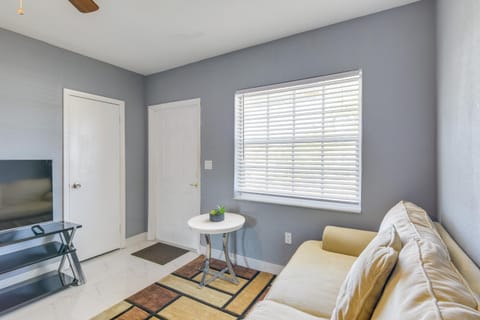 7 Mi to Surfside Beach Pet-Friendly Unit in Miami Apartment in Miami Shores