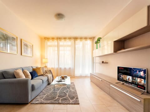 Living room, Seating area, Evening entertainment