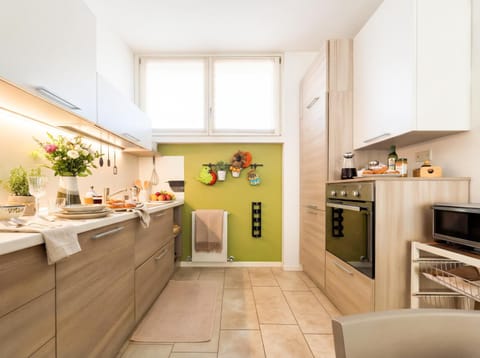 Dining area, Food, oven, stove