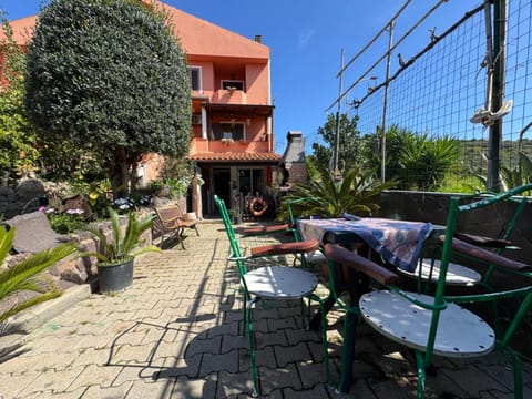 Property building, Garden, Balcony/Terrace, Garden view