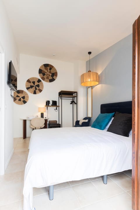 Bed, Photo of the whole room