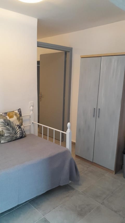 Apartments in Imerovigli New Management with Buffet breakfast & Free pick up up to 5 days Apartment in Imerovigli