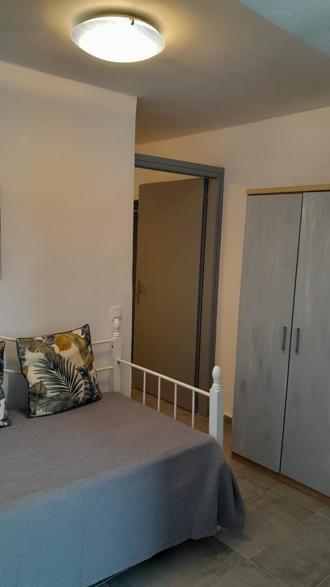 Apartments in Imerovigli New Management with Buffet breakfast & Free pick up up to 5 days Apartment in Imerovigli