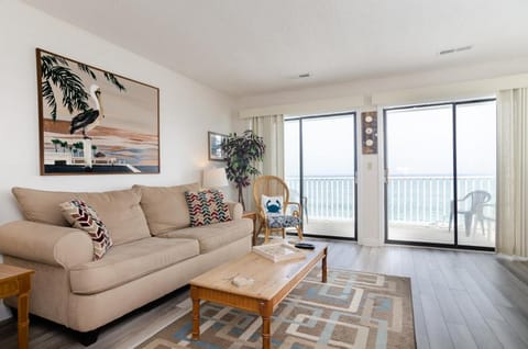 Brennans on the Shore by Bryant Real Estate House in Kure Beach