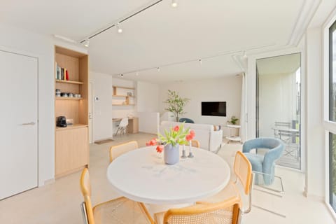 TV and multimedia, Balcony/Terrace, Seating area, Dining area