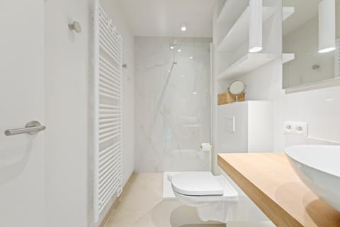 Shower, Toilet, Bathroom