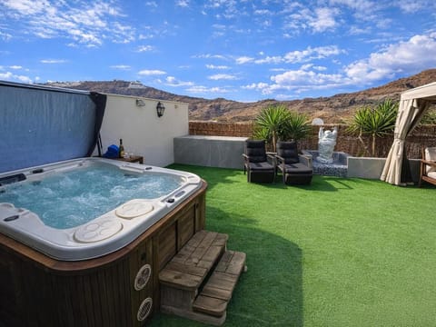 Natural landscape, Hot Tub, Mountain view