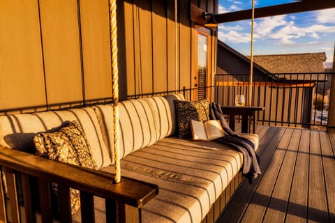 Day, View (from property/room), Balcony/Terrace, Seating area
