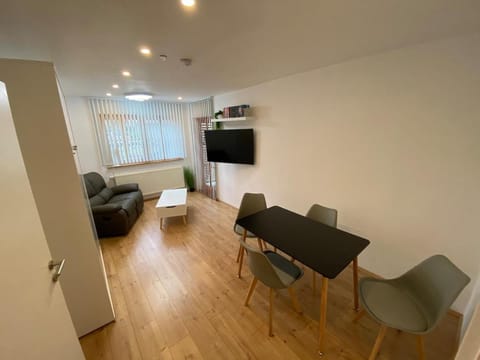TV and multimedia, Living room, Seating area, Dining area, Evening entertainment